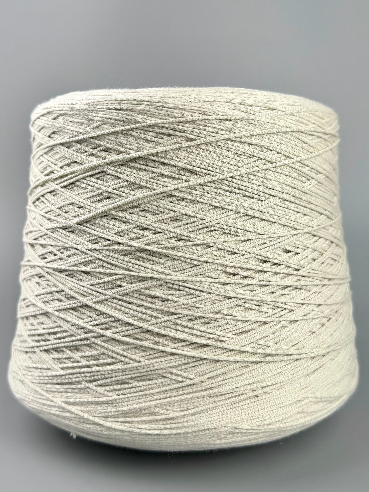 Biagioli Modesto Art. Gabbie 420m/100g – Bambus Maulbeerseide Garn col. Pastell-Salbeigrün foto 2